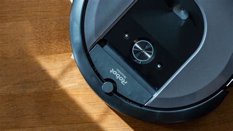 iRobot Roomba i7+ review: a perfect companion for the lazy