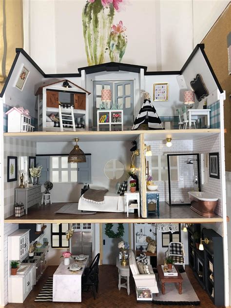 This Mom Made a 'Fixer Upper' Dollhouse and It's a Flippin' Masterpiece | Doll house plans ...