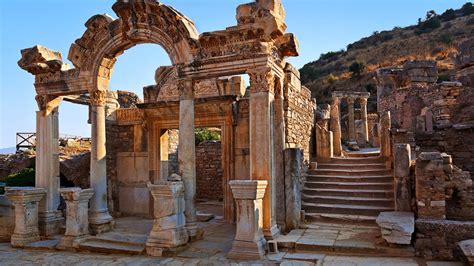 Ancient ruins in Ephesus, Kuşadası, Turkey | Windows Spotlight Images