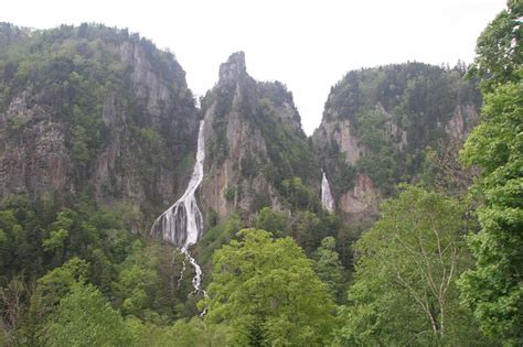 Ginga & Ryusei Falls - Hokkaido's Married Couple Waterfalls