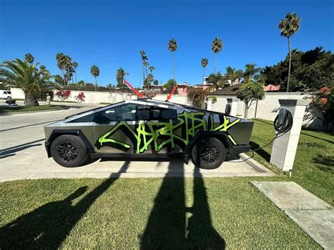 Tesla Cybertruck spotted in Mexico with roof rack and light bar ...