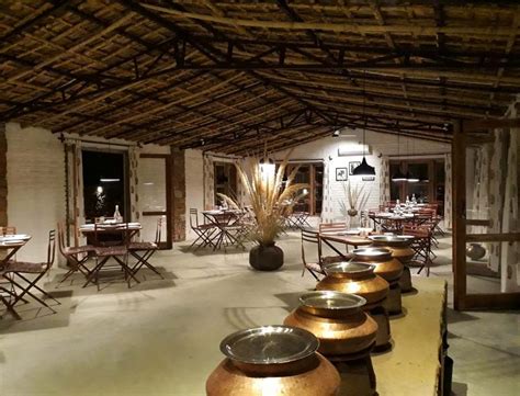 Dining with Traditional Rajasthani Cuisine – Camp Land's End Pushkar