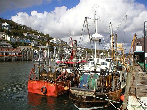 Looe Harbour on PhotoFile Cornwall - Images and Information