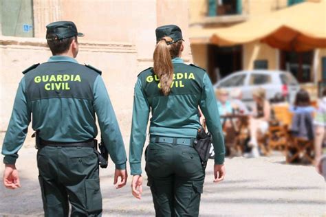 Las asociaciones profesionales de la Guardia Civil quieren manifestar su profundo descontento y ...