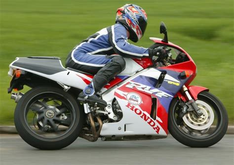 HONDA RVF400 (1994-1996) Review | Speed, Specs & Prices