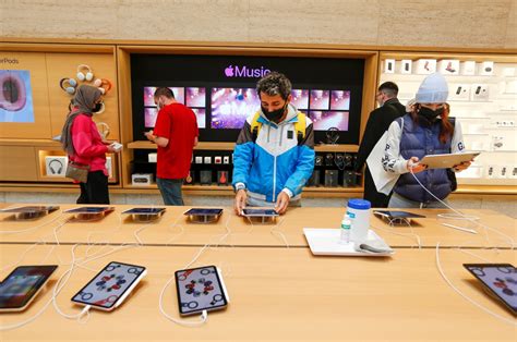 Apple reduces prices in Turkey after revaluation of lira | Daily Sabah