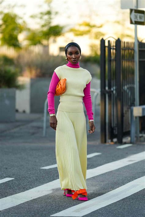 16 Yellow Outfits to Make Your Wardrobe a Little Brighter