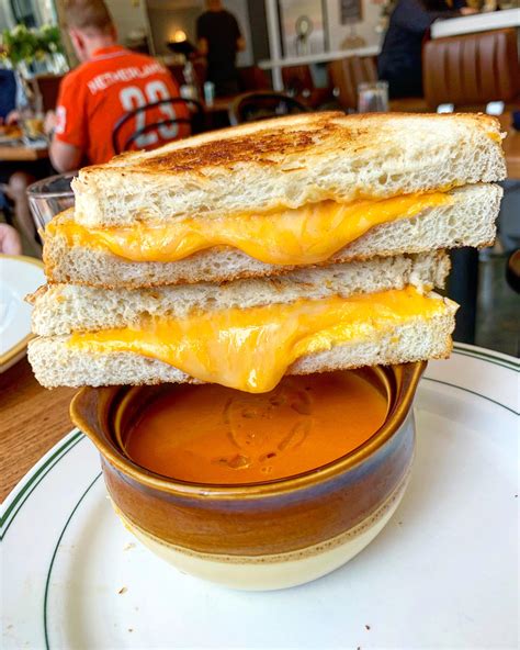 Grilled cheese and tomato soup : FoodPorn