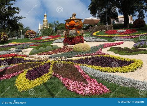 Holiday of Flowers in Kiev, Ukraine Editorial Photo - Image of city ...