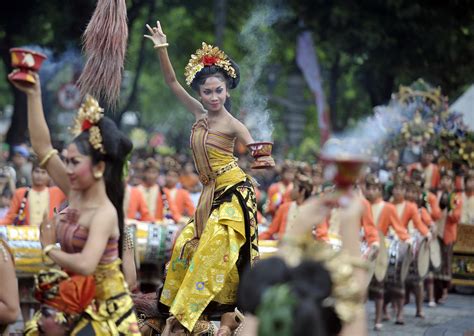 NGABEN (Cremation Ceremony BALI) Indonesia Culture