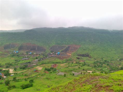 Kharghar Hills in Monsoon - A tale of two bengalis on hilltop