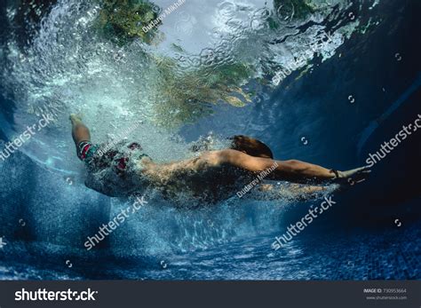 1,981 Breath Hold Dive Images, Stock Photos & Vectors | Shutterstock