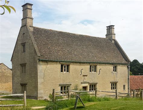 Isaac Newton Birthplace: Woolsthorpe Manor Location & History