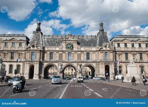 Entrance To the Louvre Museum Editorial Stock Photo - Image of culture, european: 63129783