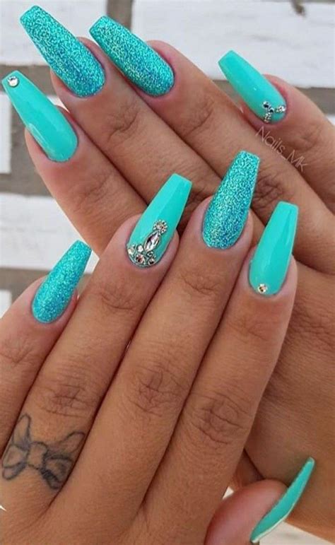 Sea green nail polish with glitter accents.♥️ Turquoise Nail Designs, Bright Nail Designs, Nail ...