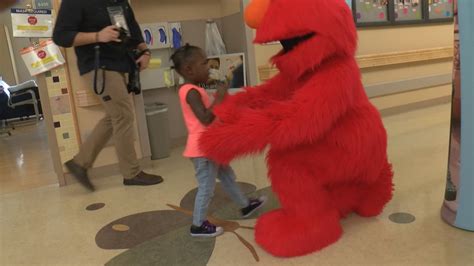 Elmo makes appearance at hospital