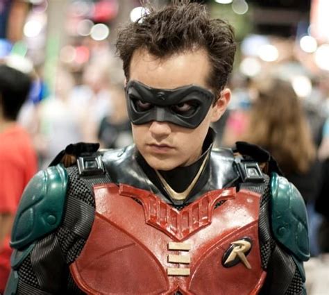 Robin cosplay. (Batman) | Batman cosplay, Robin cosplay, Amazing cosplay