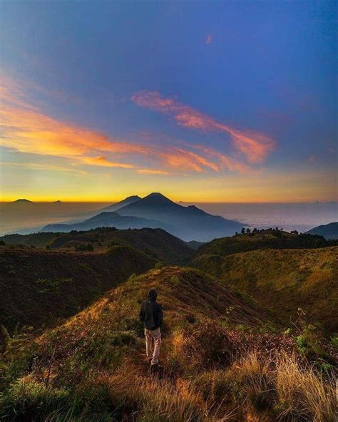 Sunrise Gunung Prau - Homecare24