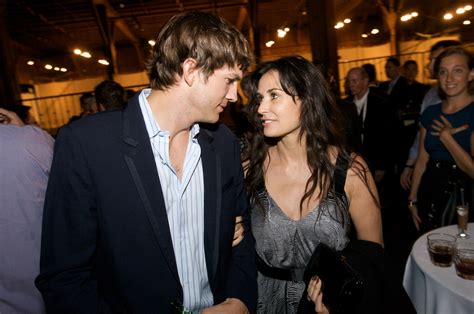 File:Demi Moore and Ashton Kutcher TechCrunch50.jpg - Wikipedia