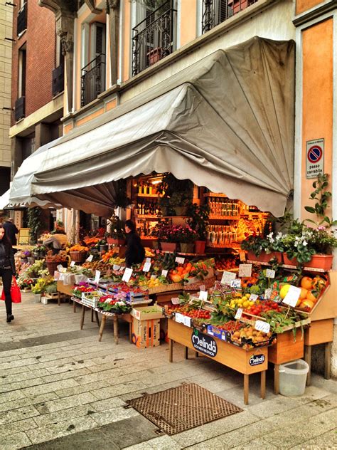 Milano Market Stalls, Street View, Views, Scenes, Market Stands, Market ...