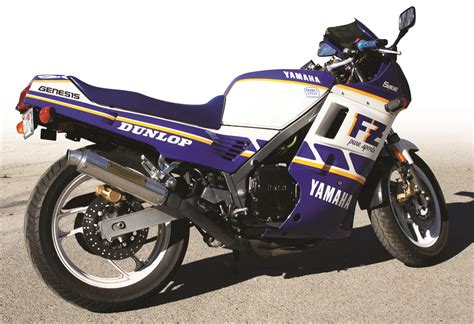 1988 Yamaha FZ 750 - Moto.ZombDrive.COM