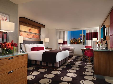 Inside Vegas' Tropical Oasis: The Mirage Hotel - The Jetsetter's Guide