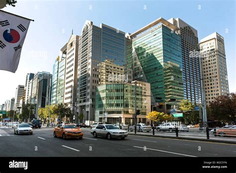 Architecture in the modern financial district of Gangnam-gu, Seoul ...