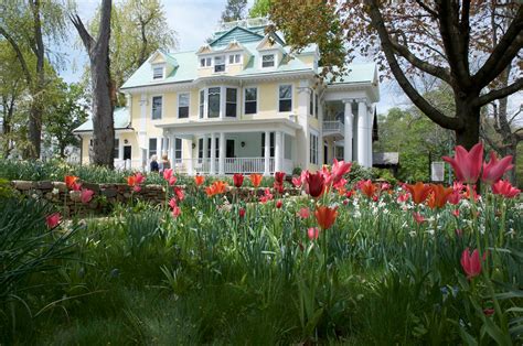 Colorblends House & Spring Garden | Visit CT