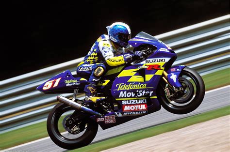 2002 - 51 - Yukio Kagayama - Suzuki GSV-R [2048x1360] : r/MotoGPPorn