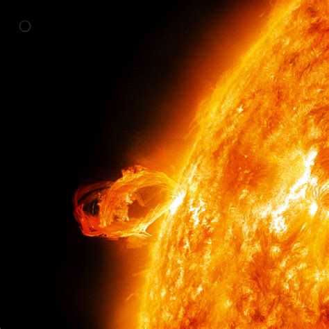 Sun unleashes M-class solar flare; event captured by NASA’s Solar ...