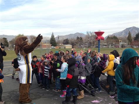 Utah Jazz Bear Delivers Coats and Gets Big Smiles! — United Way Salt Lake