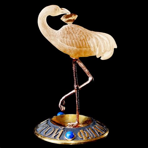 Decorative statuettes carved in stone | Golden Flamingo