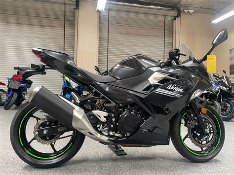 2022 Kawasaki Ninja 400 - 1000 Miles | AK Motors