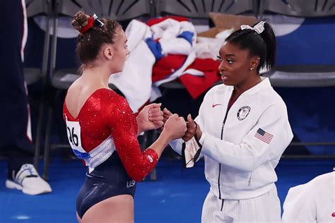 Simone Biles Cheers on Her Olympic Teammates During Finals | POPSUGAR ...