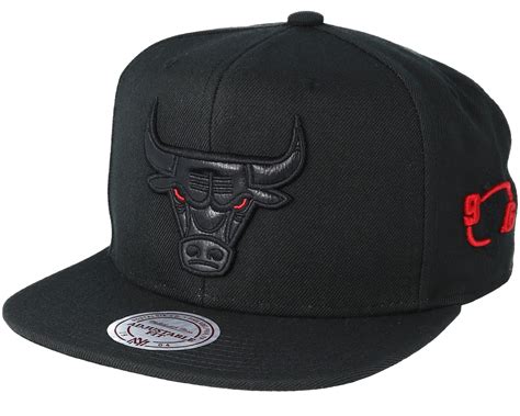 Chicago Bulls 72-10 Black Snapback - Mitchell & Ness caps - Hatstoreworld.com