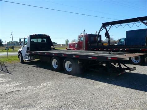 White Diesel Flatbed Heavy Duty Tow Trucks 30T with Manual Transmission