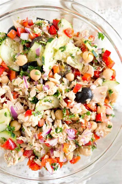 Mediterranean Tuna Salad | Delicious Meets Healthy