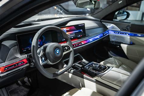 BMW 7 Series Interior First Impressions -- Best BMW Cabin Ever