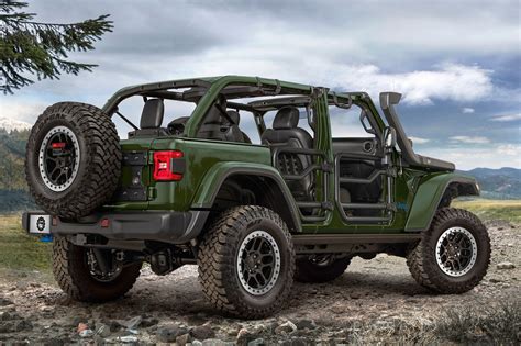 2021 Jeep Wrangler 4xe Plug-In Hybrid Gets Optional Lift Kit and More | Edmunds