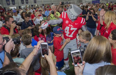 Opinion: On the mascot issue: Ole Miss jumped the Shark – The Daily Mississippian