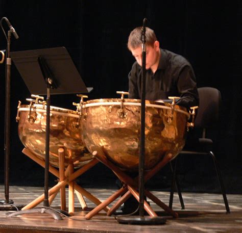 File:Timpani tuning.jpg - Wikimedia Commons