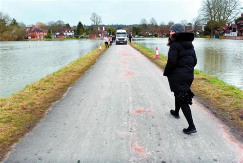 Cookham businesses hope for increased visitors as floods subside - Photo 1 of 1 - Maidenhead ...