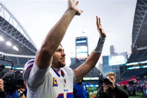 Buffalo Bills' Josh Allen Reveals Self-Scout Ranking After Dominant 31 ...