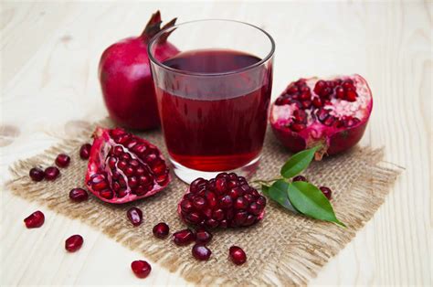 Health Benefits of Pomegranate Juice Pomegranate chicken Recipe | Sip ...