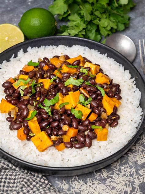 Vegan Feijoada (Brazilian Black Beans Stew) - Vegan Cocotte