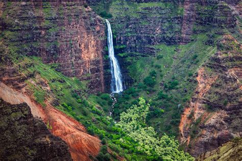 Waipoo Falls Trail - Best Family Hike in Kauai | Makana Charters