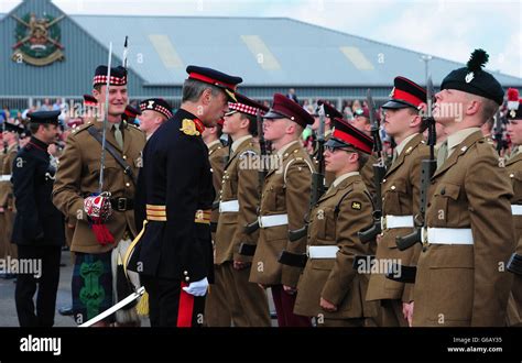 Army graduation parade Stock Photo - Alamy