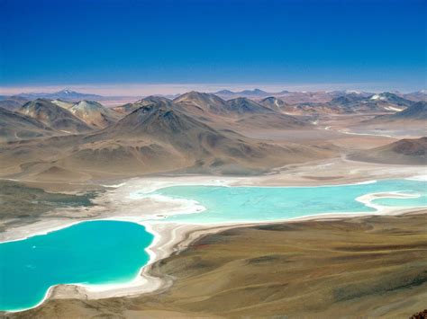 Tourism: Laguna Verde Bolivia