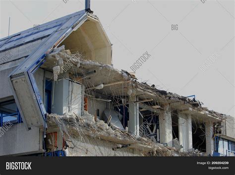 Demolishing Building Image & Photo (Free Trial) | Bigstock