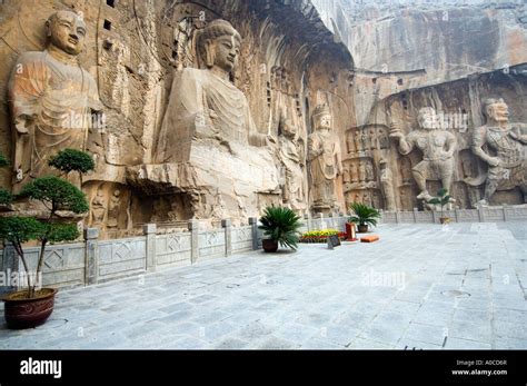 Fengxian temple hi-res stock photography and images - Alamy